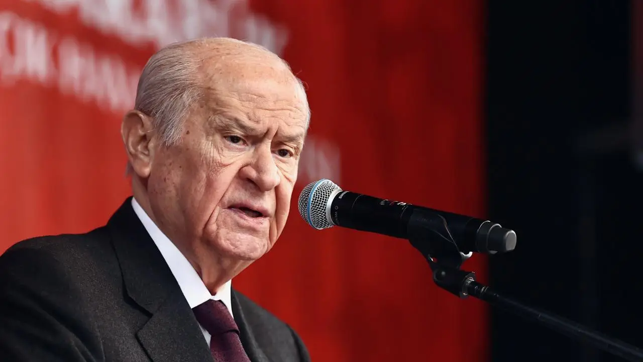 Halk TV'nin iddiasına göre MHP lideri Devlet Bahçeli hastaneye kaldırıldı.