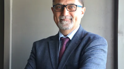 Yakın Doğu Üniversitesi Tıp Fakültesi'nden Prof. Dr. Murat Özgören, Hindistan