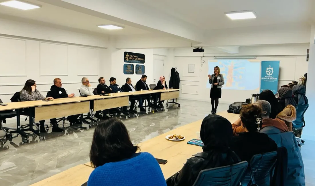 Kocaeli Büyükşehir Belediyesi, kurumda şef ve amir olarak görev yapan
