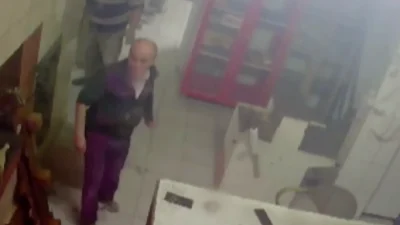 İstanbul'un Arnavutköy ilçesinde bir iş yerinde şarja takılı olan telefon,