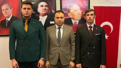 Başiskele Ülkü Ocakları'nda gerçekleştirilen devir teslim töreninde, Berkay Aygün görevini