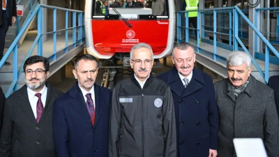 Kocaeli'de Gebze-Darıca Metrosu tren entegrasyon test çalışmalarına katılan Ulaştırma ve