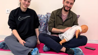 Gölcük Necati Çelik Devlet Hastanesi’nde anne ve baba adaylarına, gebelik