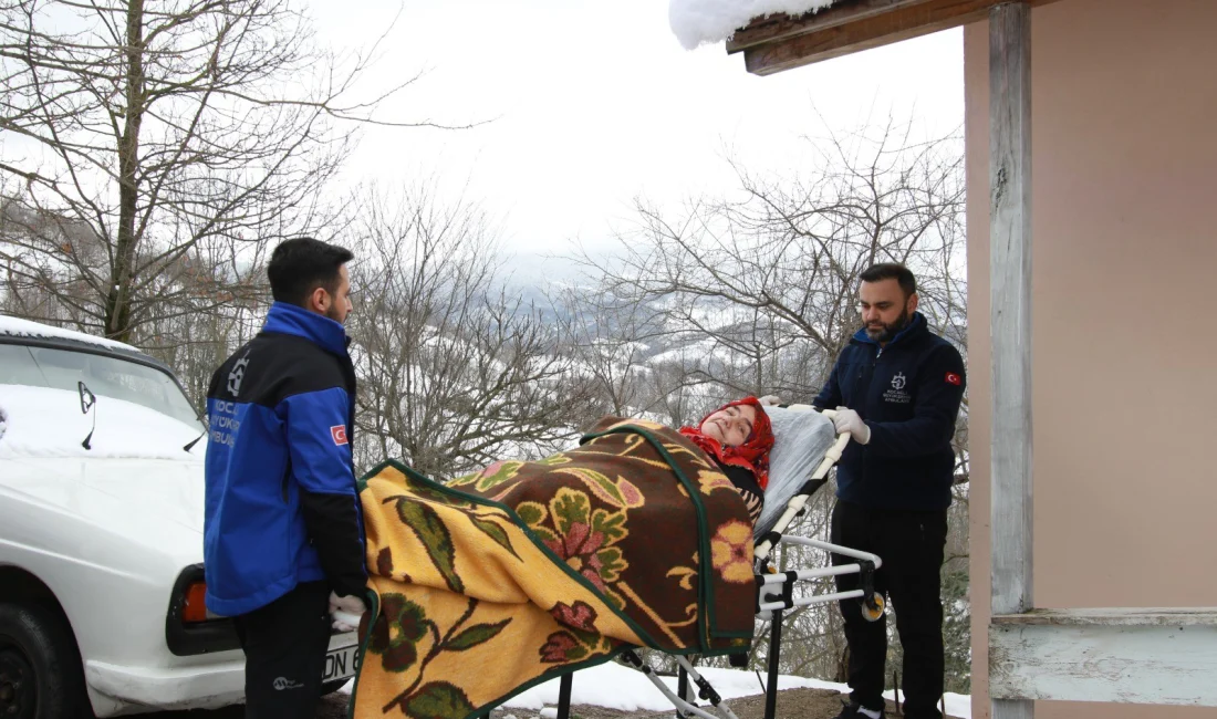 Kocaeli'de hastalığı sebebiyle yürüme kabiliyetini kaybeden kadın her türlü hava