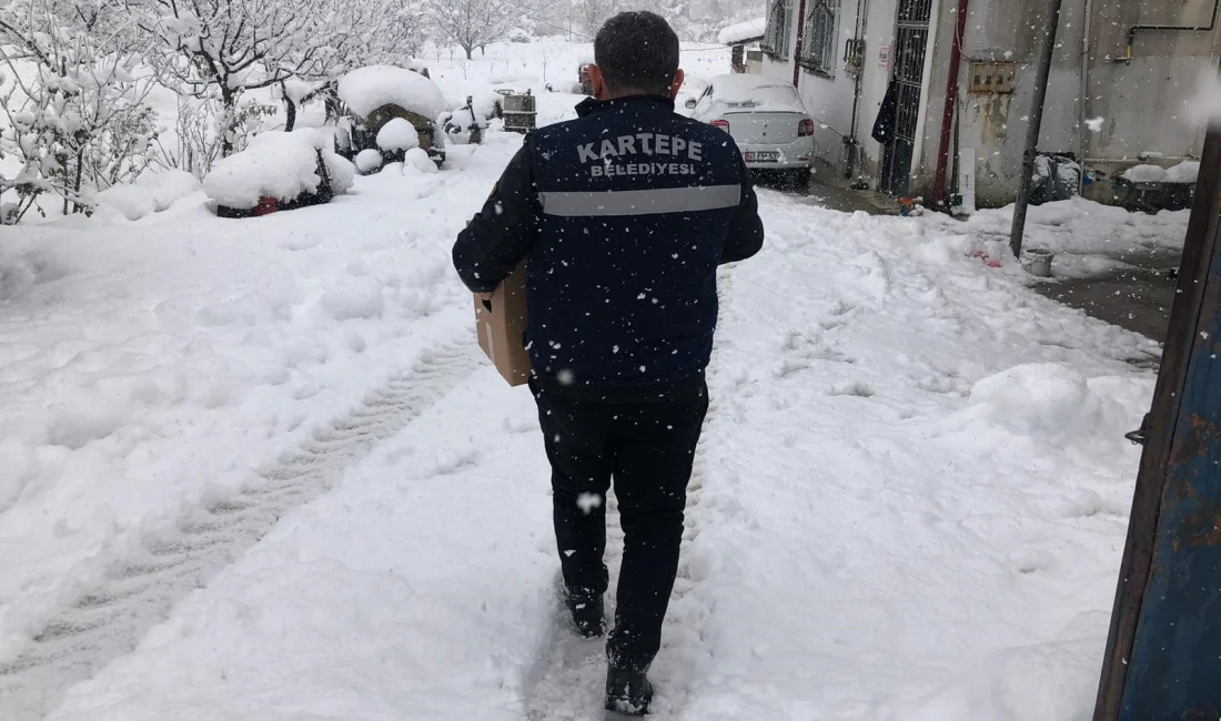 Kartepe Belediyesi'nin ödüllü projesi olan Alo Evlat Sağlık Kulübü ekipleri,