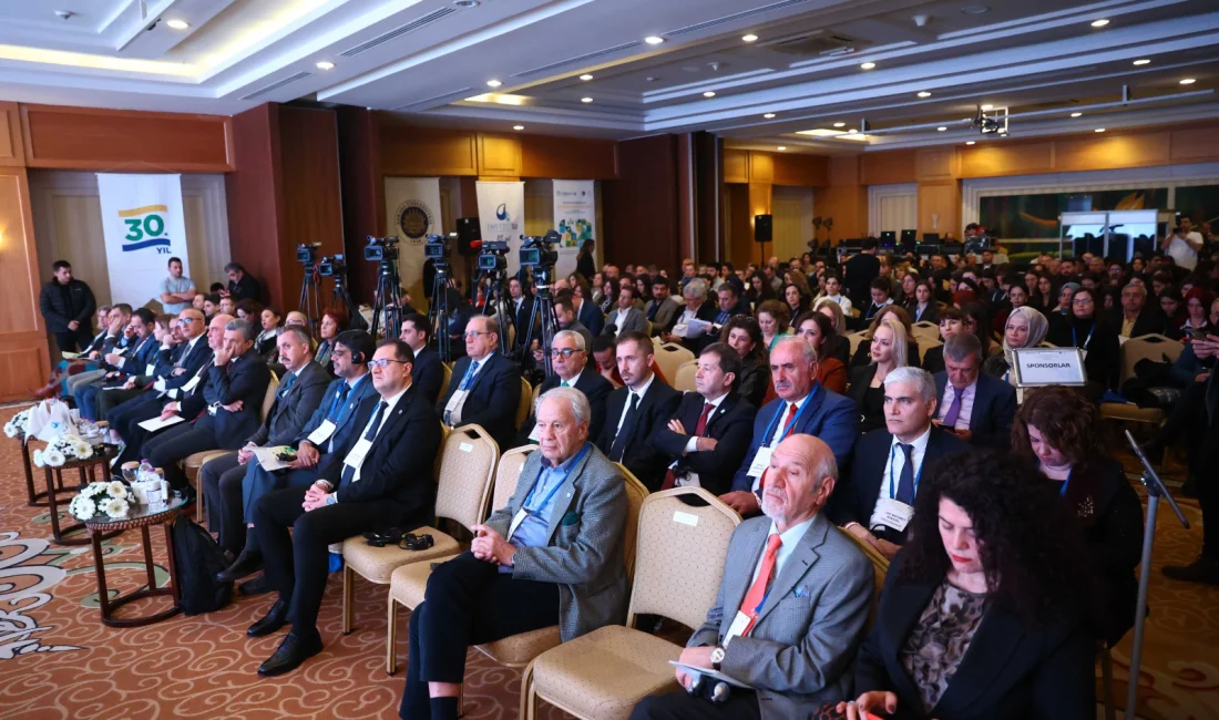 Büyükşehir, Antalya’da gerçekleşen “Sürdürülebilir Gelecek İçin Çevre Eğitimi Kongresi”nde çevre