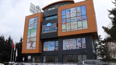 İzmit Belediyesi tarafından eğitimde fırsat eşitliğini sağlamak amacıyla kente kazandırılan