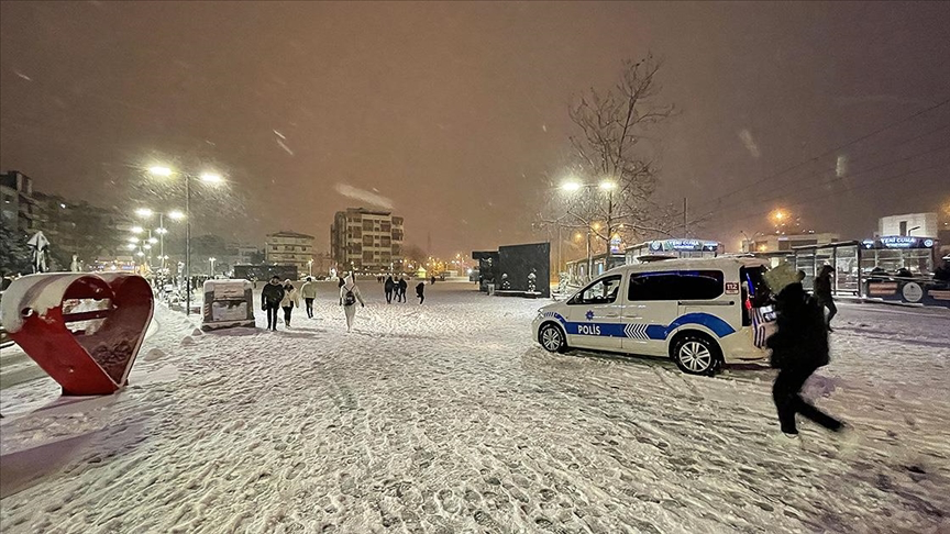 Kocaeli’de 21-22 Şubat tarihlerinde kuvvetli kar yağışı beklenirken, ulaşımda aksamalar