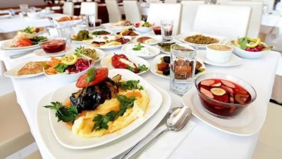 Son dönemde restoranlardaki fiyat artışları vatandaşın gündeminden düşmüyor. Artan maliyetler