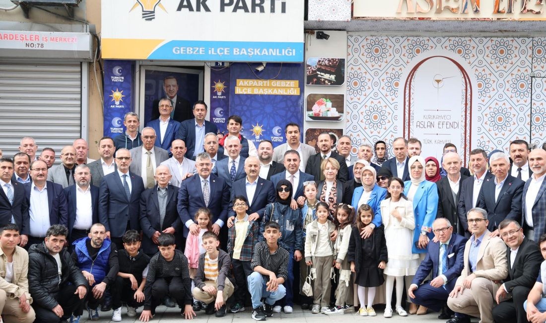 AK Parti Çayırova ve Gebze İlçe Teşkilatı’nın bayramlaşma programına katılan