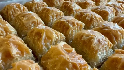 Ramazan Bayramı'nda çocukların fazla şeker tüketiminin sağlık sorunlarına yol açabileceğini