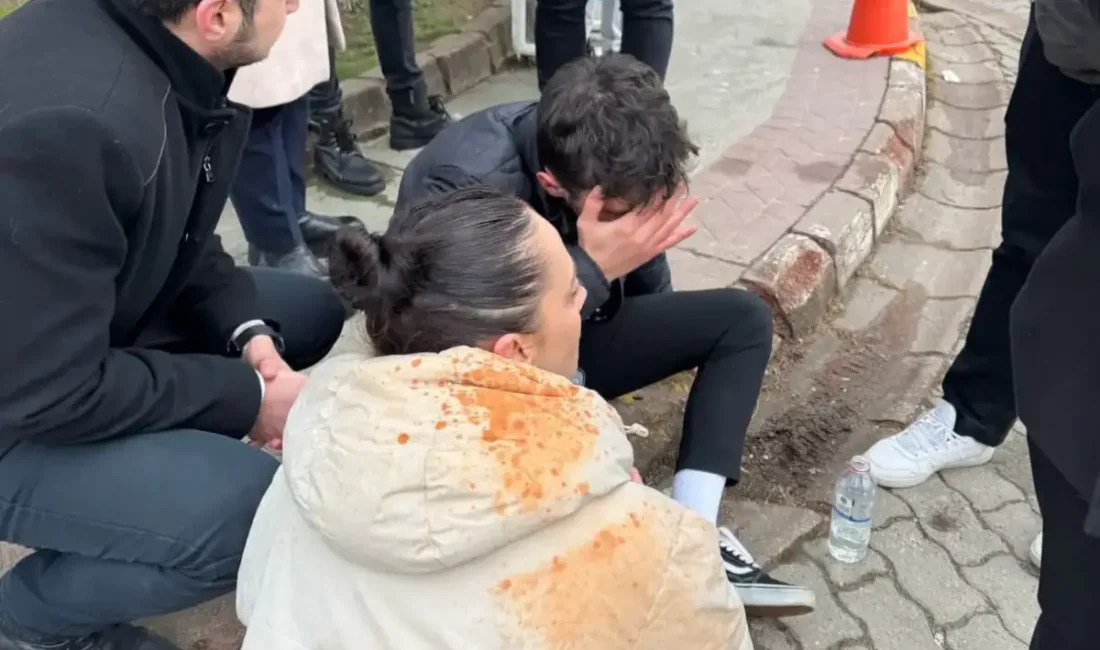 KOÜ Umuttepe Yerleşkesinde, İBB Başkanı Ekrem İmamoğlu’na destek amaçlı öğrenciler