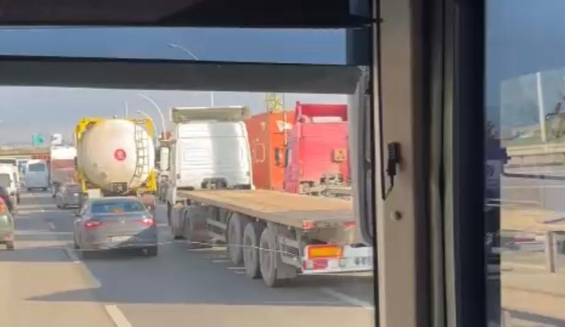Kocaeli’de bulunan Türkiye Petrol Rafinerileri A.Ş. (Tüpraş) liman bölgesindeki yoğunluk,