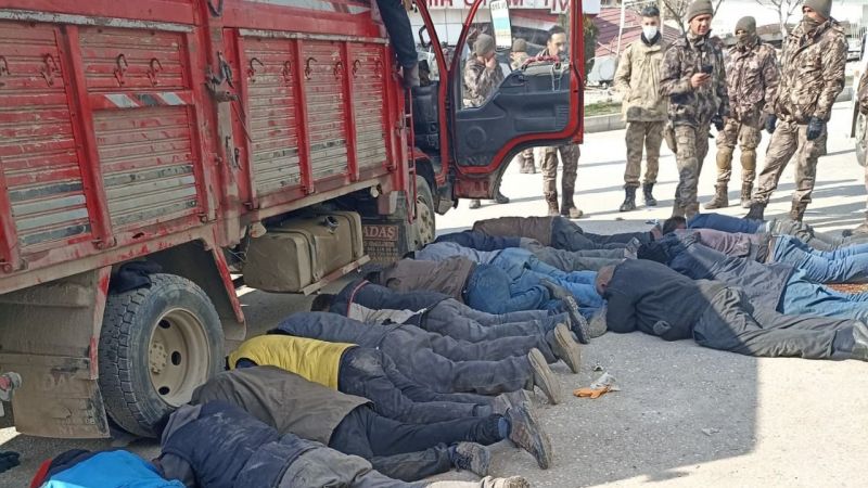 Hatay'da hırsızlık girişiminde bulunanlar Özel Harekat polisleri tarafından yakalandı