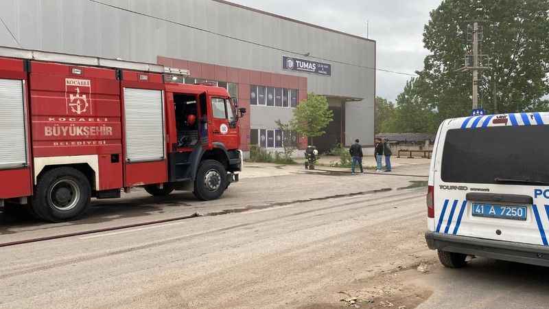 Başiskele'de tutuşan talaşlar mobilya atölyesinde yangın çıkardı. Yangın, itfaiye ekiplerinin