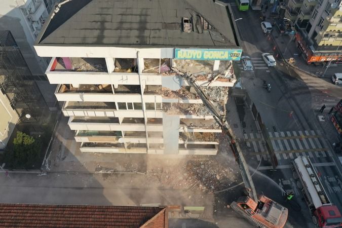 Riskli yapıydı; İzmit'te Hangi İş Merkezi'nin yıkımına başlandı? | İzmit'te