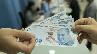 Emeklilerin büyük bir merakla beklediği bayram ikramiyesi tutarı netleşti. AK