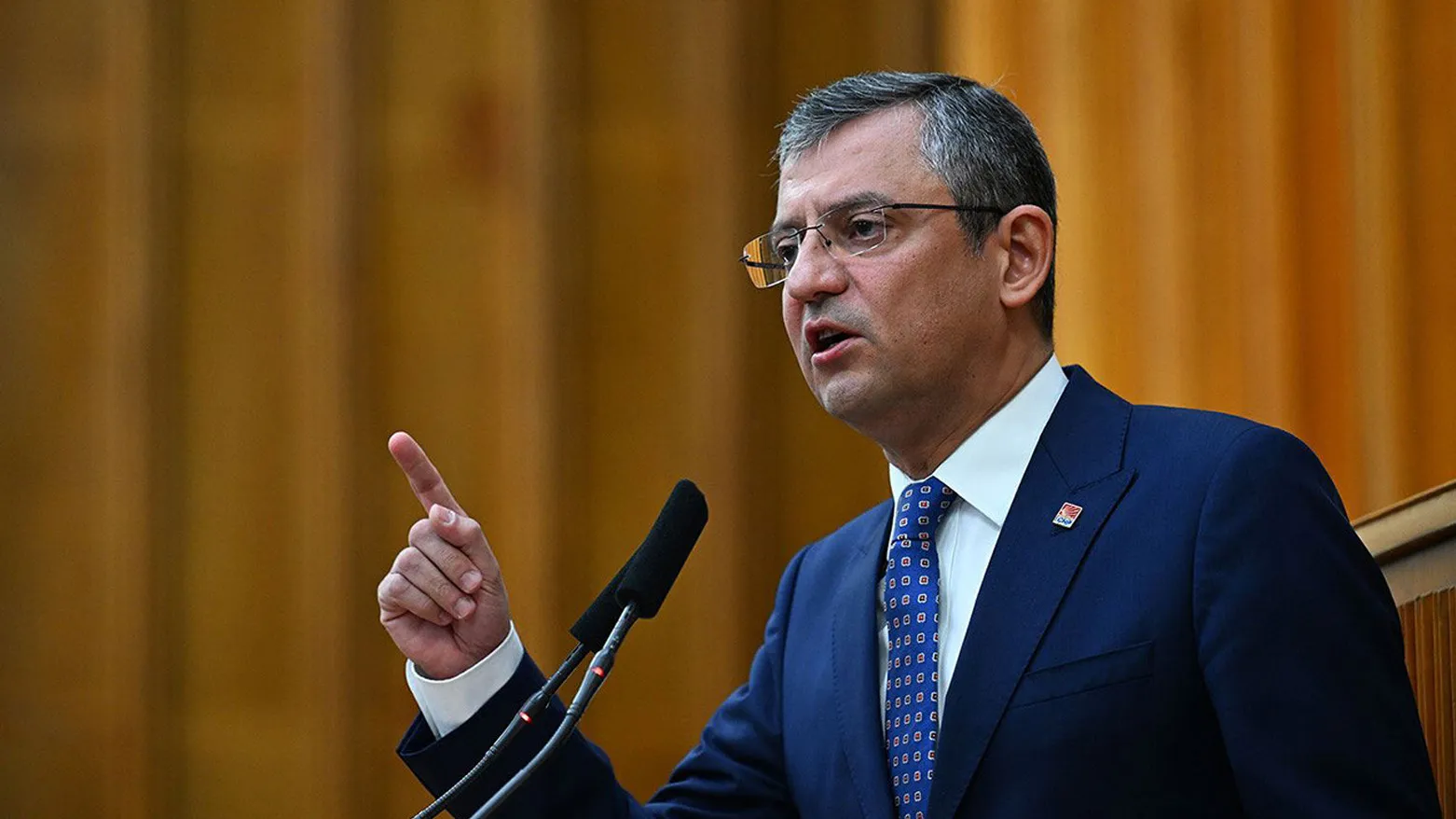 CHP Genel Başkanı Özgür Özel, İBB Başkanı Ekrem İmamoğlu’nun gözaltına