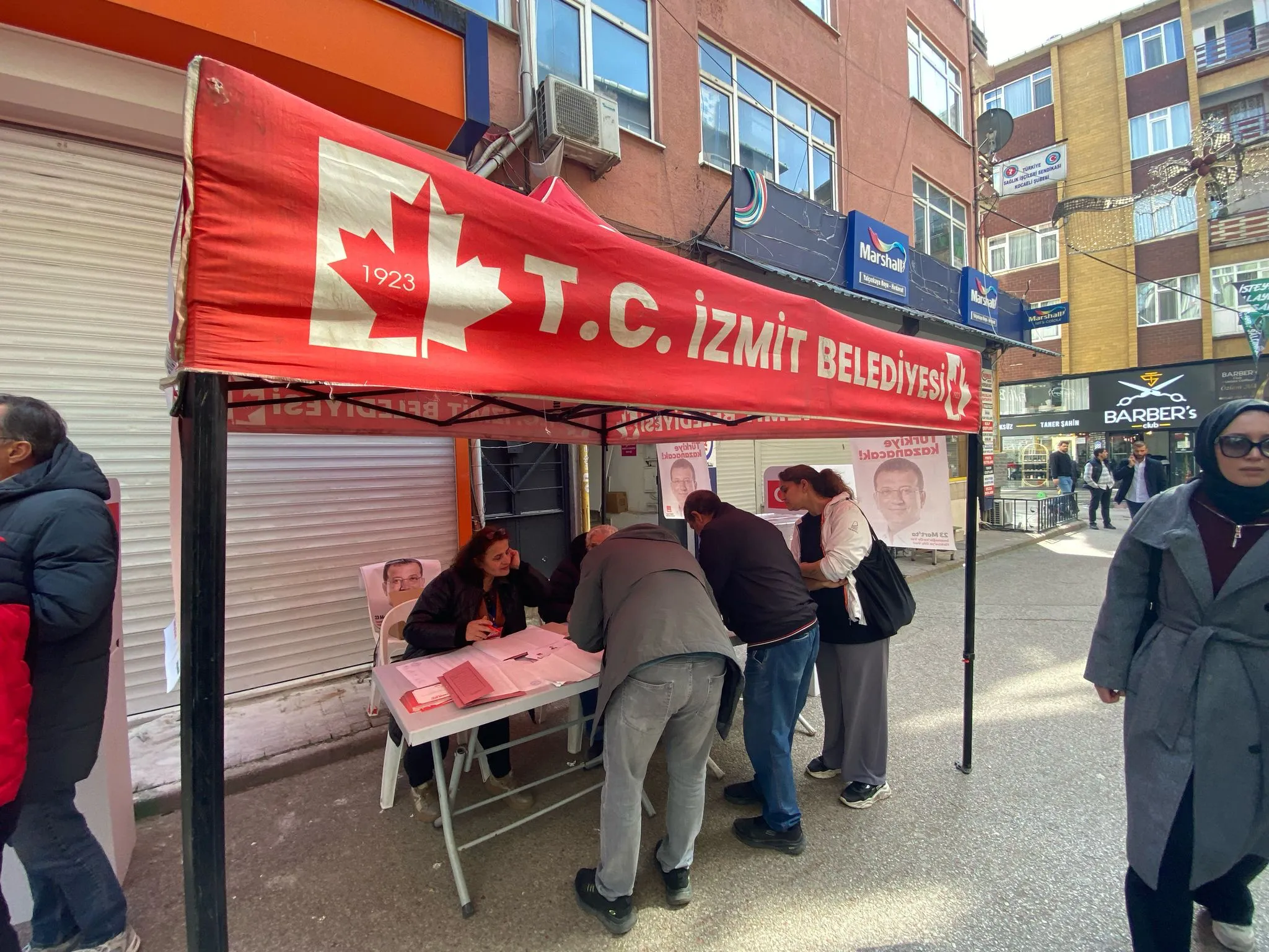 Cumhuriyet Halk Partisi, bugün ön seçimle Cumhurbaşkanı adayını seçiyor. Tek
