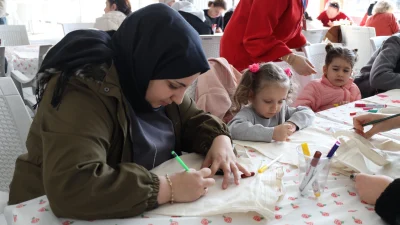 Kocaeli'de çocuklara yönelik "Çık Dışarıya Oynayalım" Ramazan şenliklerinde düzenlenen sanat