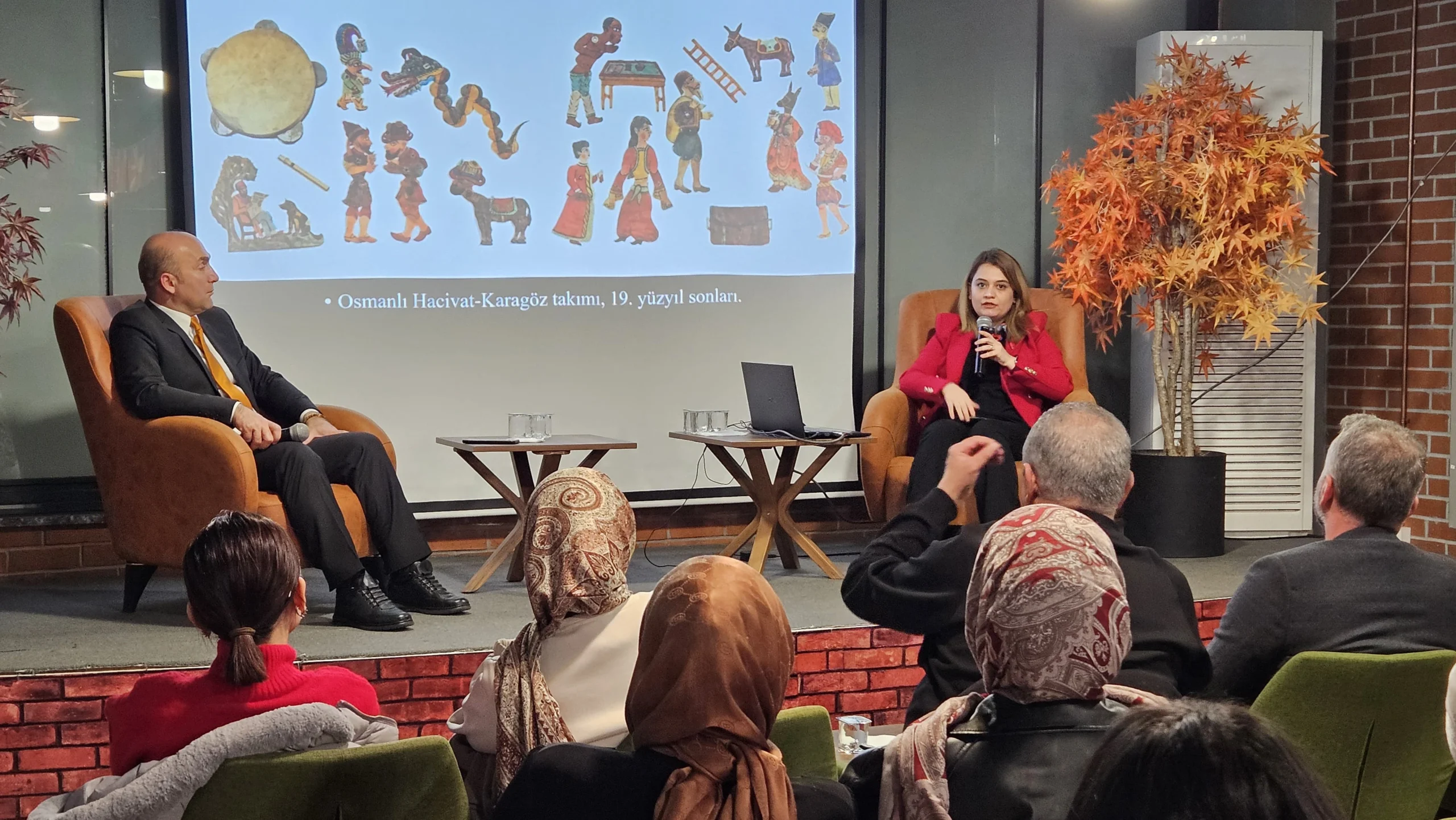 Başiskele'de düzenlenen söyleşide, yazar ve sanat tarihçisi Habibe Bektaşoğlu, Osmanlı'da