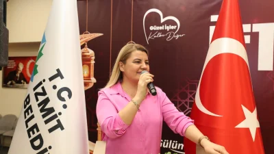 İzmit Belediye Başkanı Fatma Kaplan Hürriyet, mahalle muhtarlarını Dernekler Yerleşkesi’ndeki