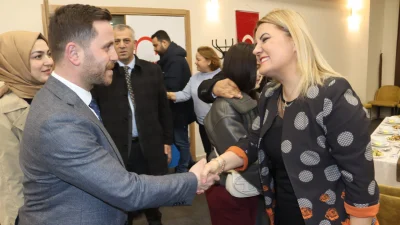 İzmit Belediye Başkanı Fatma Kaplan Hürriyet, meclis üyeleri ve aileleri