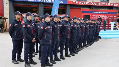 Kocaeli Büyükşehir Belediye Başkanı Doç.Dr.Tahir Büyükakın, 96 yeni itfaiye personeli