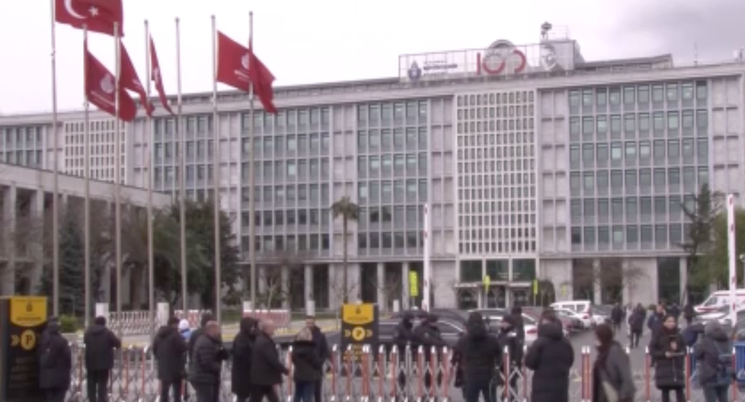 CHP Genel Başkanı Özgür Özel, İstanbul Büyükşehir Belediye Başkanı Ekrem