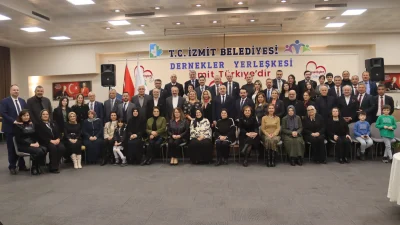 Meclis’te grubu bulunan siyasi partileri iftar programında ağırlayan İzmit Belediye