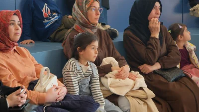 Büyükşehir’in düzenlediği etkinlikler Ramazan’a renk katıyor. Tarık Genç ilahilerle, Ayşe