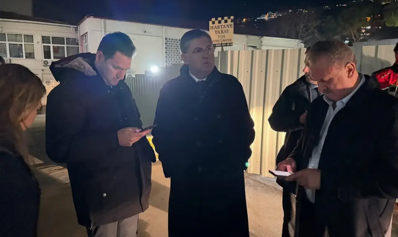 CHP Kocaeli Milletvekili Nail Çiler ve CHP Kocaeli İl Başkanı