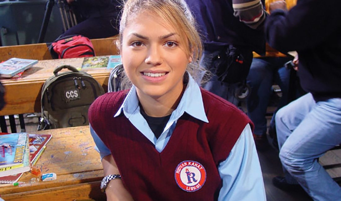 Hayat Bilgisi dizisindeki "Barbie Gamze" karakteriyle hafızalara kazınan İpek Erdem,