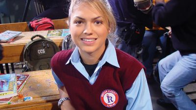 Hayat Bilgisi dizisindeki "Barbie Gamze" karakteriyle hafızalara kazınan İpek Erdem,