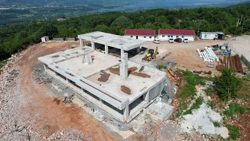 Büyükşehir’in Samandağları’nın zirvesine ulaşacak Kartepe Teleferik Projesinde Derbent İstasyonu tamamlandı