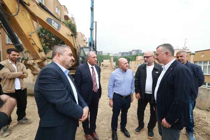 Yuvam Akarca Konutları’nda çöken istinat duvarının yeniden yapımı için kolları