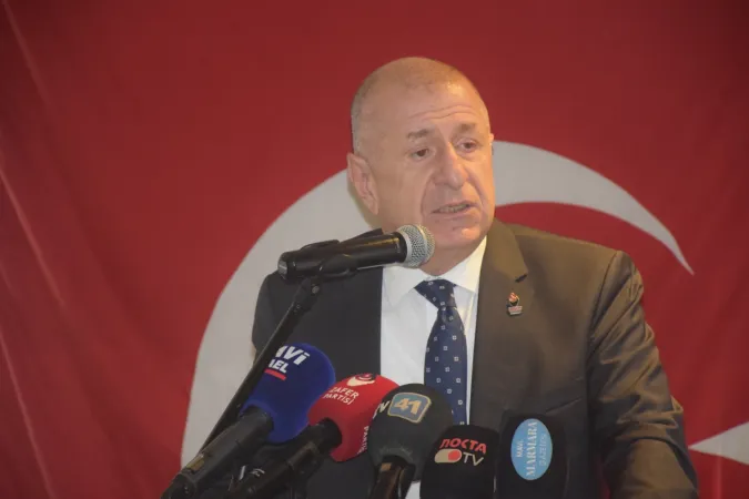 Zafer Partisi Genel Başkanı Ümit Özdağ, Kocaeli'de partisinin 2. olağan