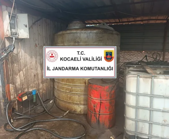 Kocaeli'nin Dilovası ilçesinde 25 bin litre kaçak akaryakıt ele geçirildi,