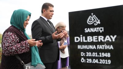 Düzce'nin yetiştirdiği önemli ses sanatçılarından birisi olan Dilber Ay ölümünün