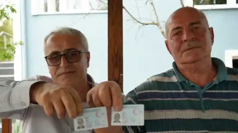 Kocaeli'de muhtarlık yarışını kazanan Hasan Erdöl, babası ile aynı adı