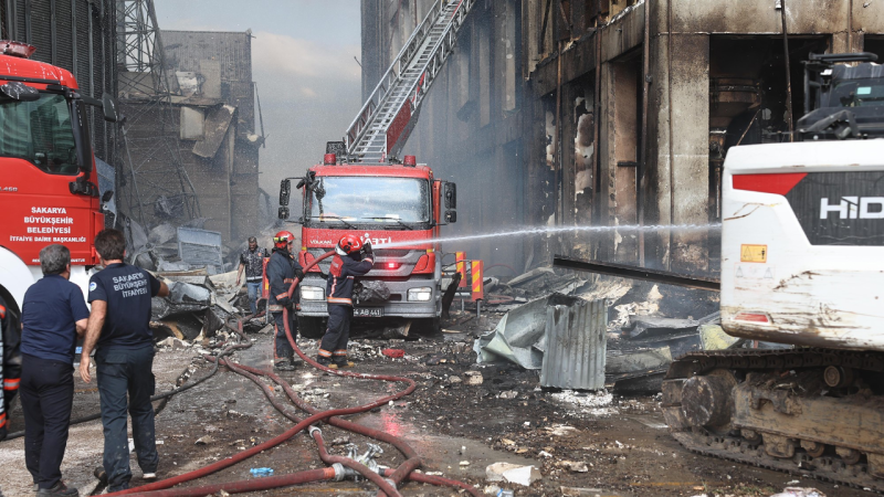 Sakarya’nın Hendek ilçesinde bulunan Oba Makarna fabrikasında meydana gelen patlamada