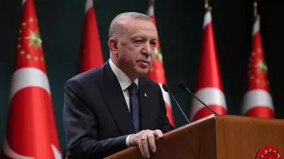 Kritik Kabine toplantısının ardından kameralar karşısına geçen Cumhurbaşkanı Erdoğan, öğretmenlere