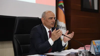 Körfez Belediyesi'nin nisan ayı meclisinde konuşan Belediye Başkanı Şener Söğüt,