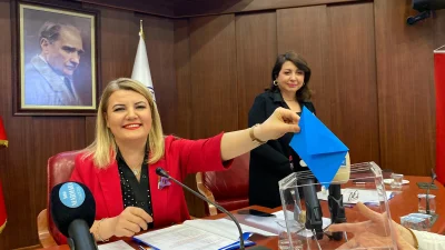 İzmit Belediyesi Nisan ayı meclis toplantısında Encümen üyeleri belirlendi.