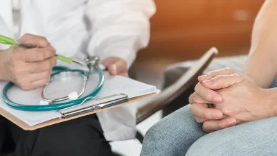 Jinekolojik kanserlerin önlenmesinde teşhis ve tedavinin rolüne değinen Op. Dr.