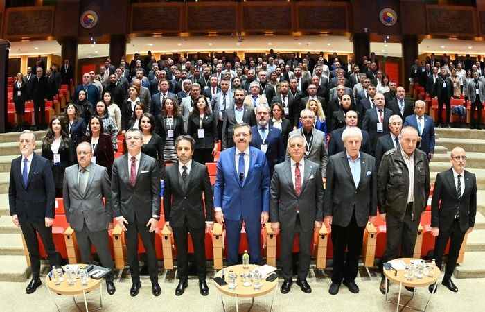 TOBB Başkanı Hisarcıklıoğlu'nun liderliğinde sigorta acenteleri kurultayı gerçekleşti.