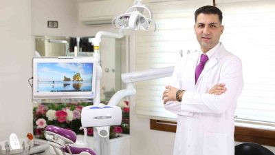 Şiddetli diş eti büyümesi, kanayan diş etleri ve dişlerin sallanması,