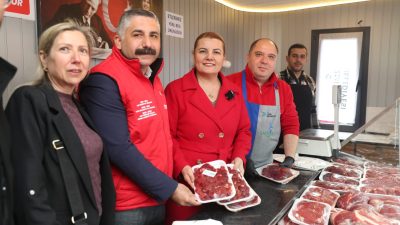 İzmit Belediyesinin Halk Et Mobil Aracı bugün Gebze halkıyla buluştu.