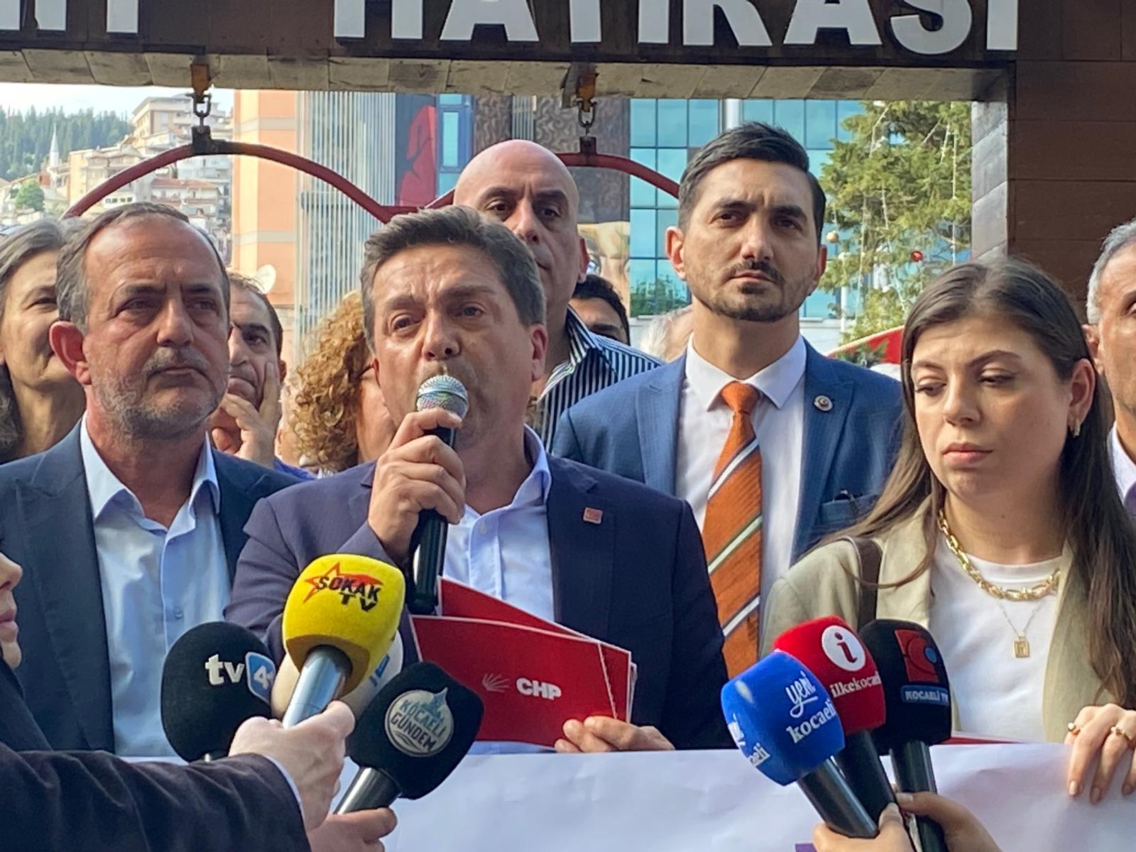 CHP Kocaeli, bugün İzmit İnsan Hakları Parkı önünde CHP Genel