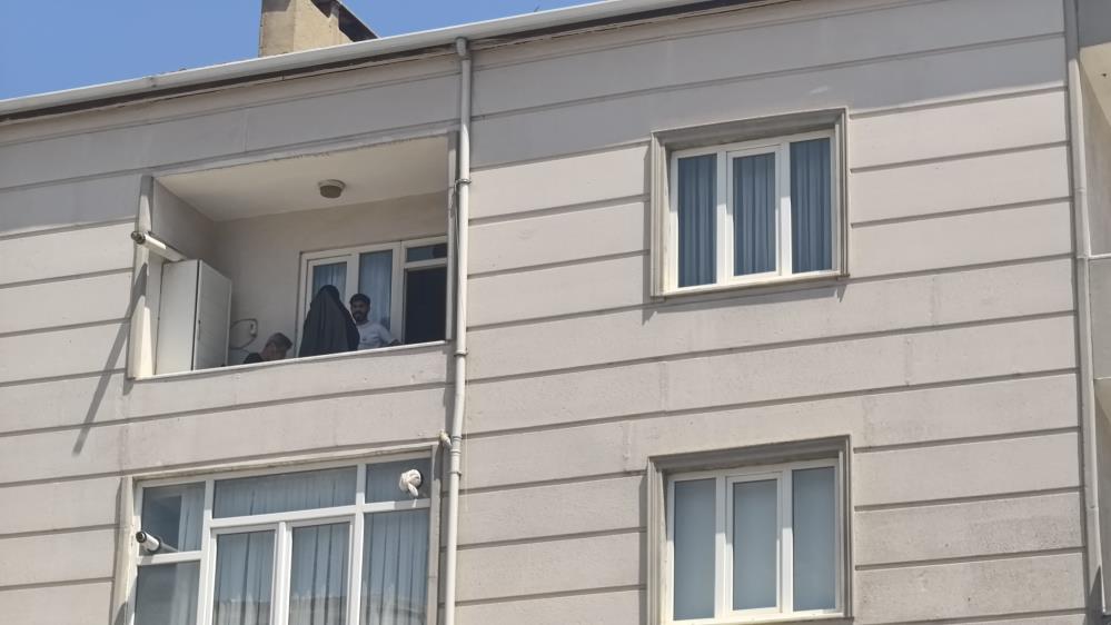 Bursa'nın İnegöl ilçesinde meydana gelen olayda 1 aylık bebek beşiğinde